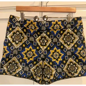 Ann Taylor Loft Jacquard Blue Gold Geometric Pattern Shorts Size 6