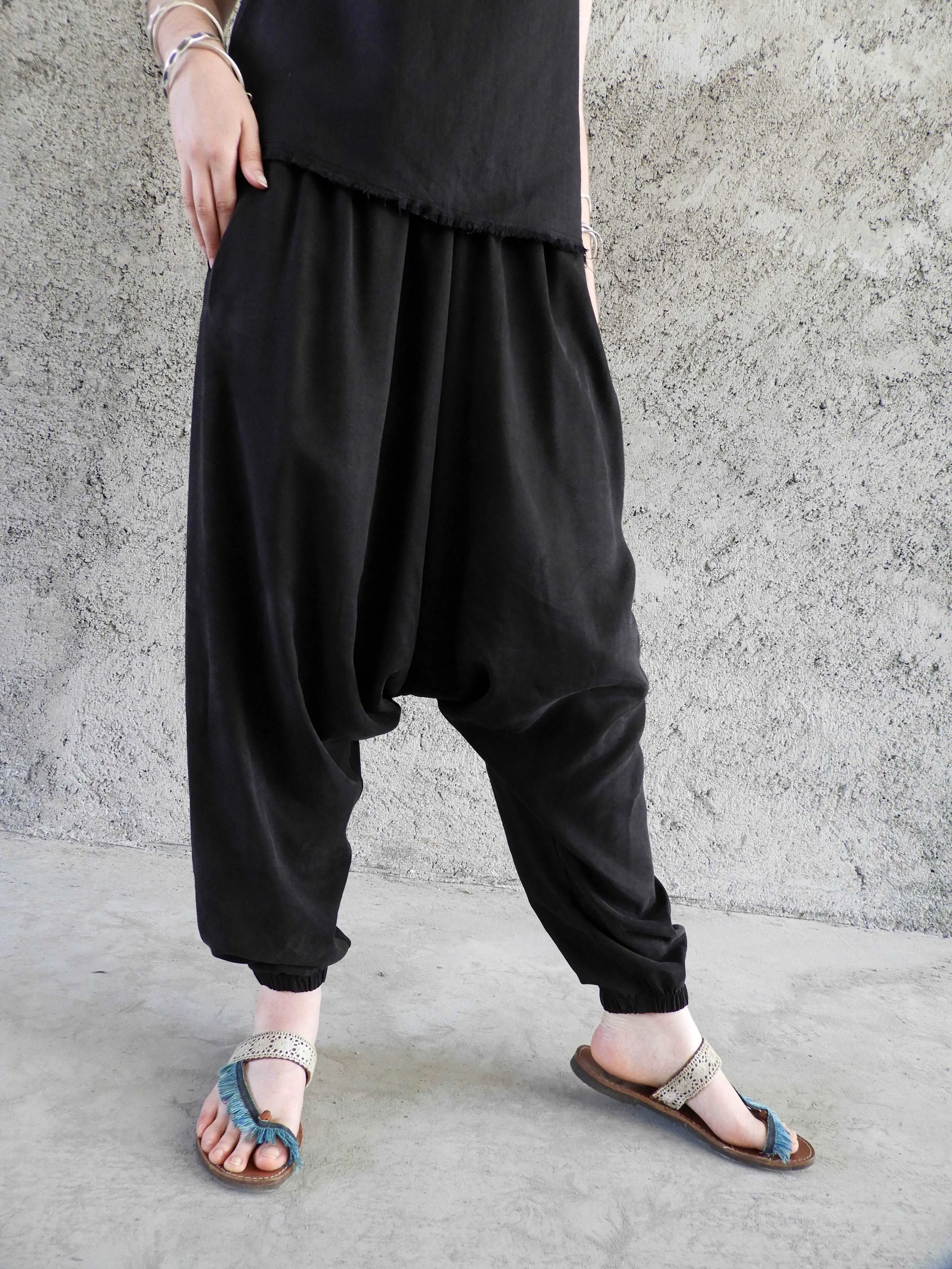 BREATH Women's Organic Cotton Harem Pants (Black, Blue)