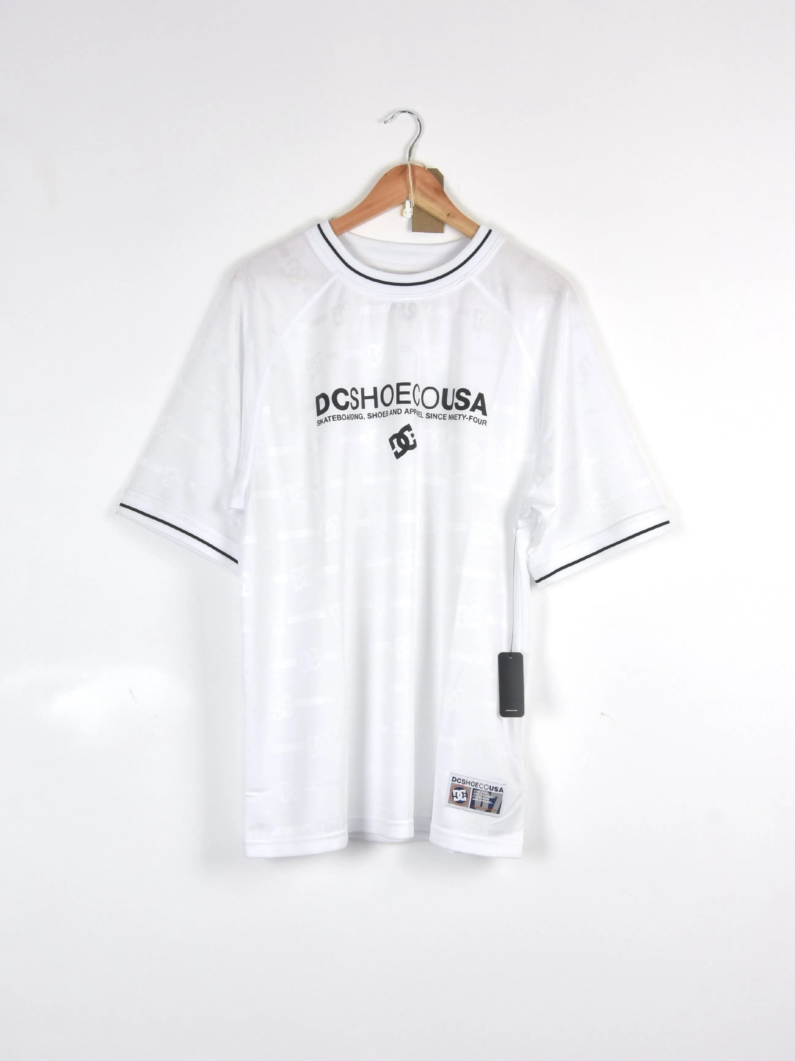 Dc Shoes - Super Tour Mesh Jersey Tee Shirt - White