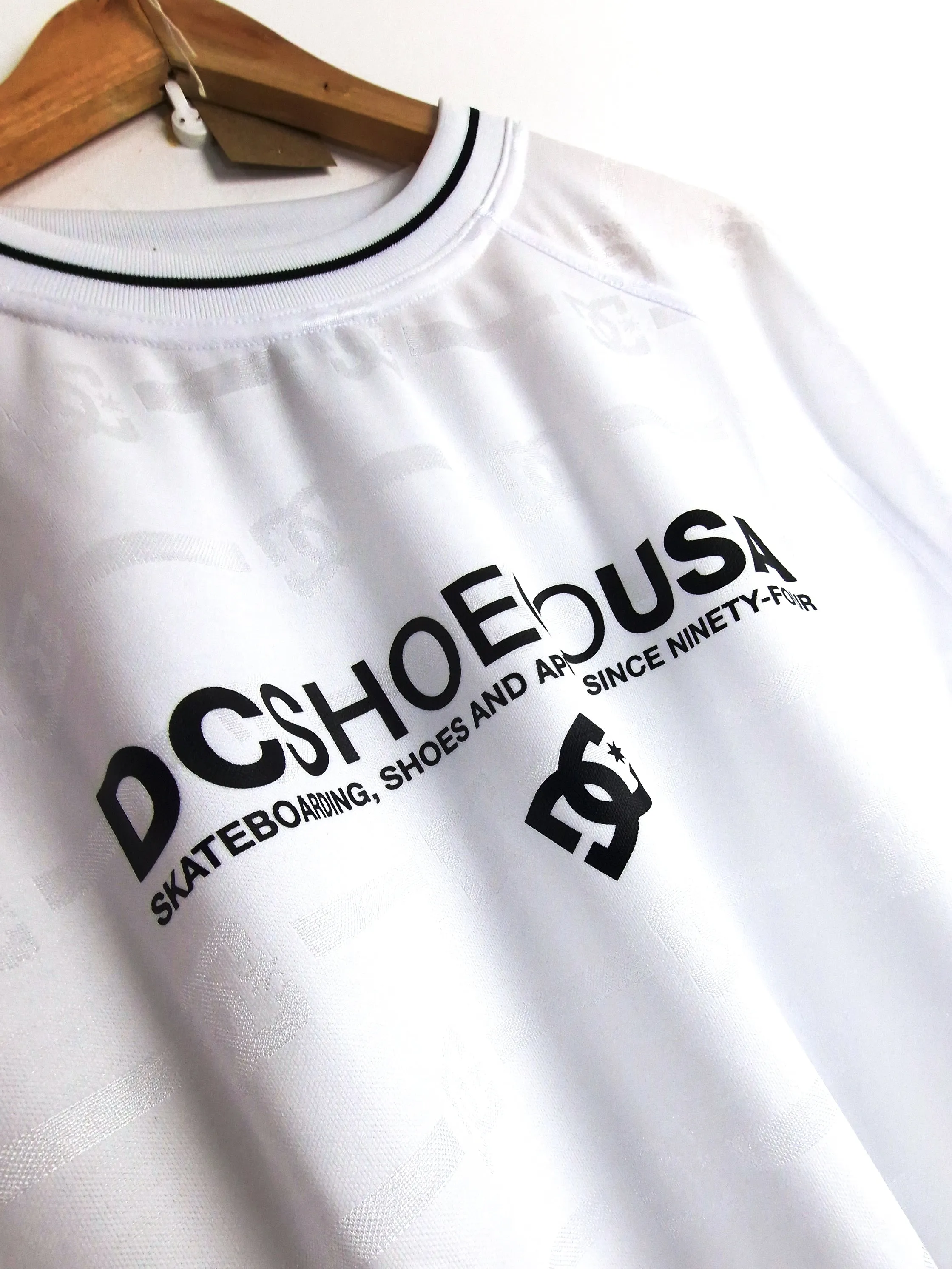 Dc Shoes - Super Tour Mesh Jersey Tee Shirt - White