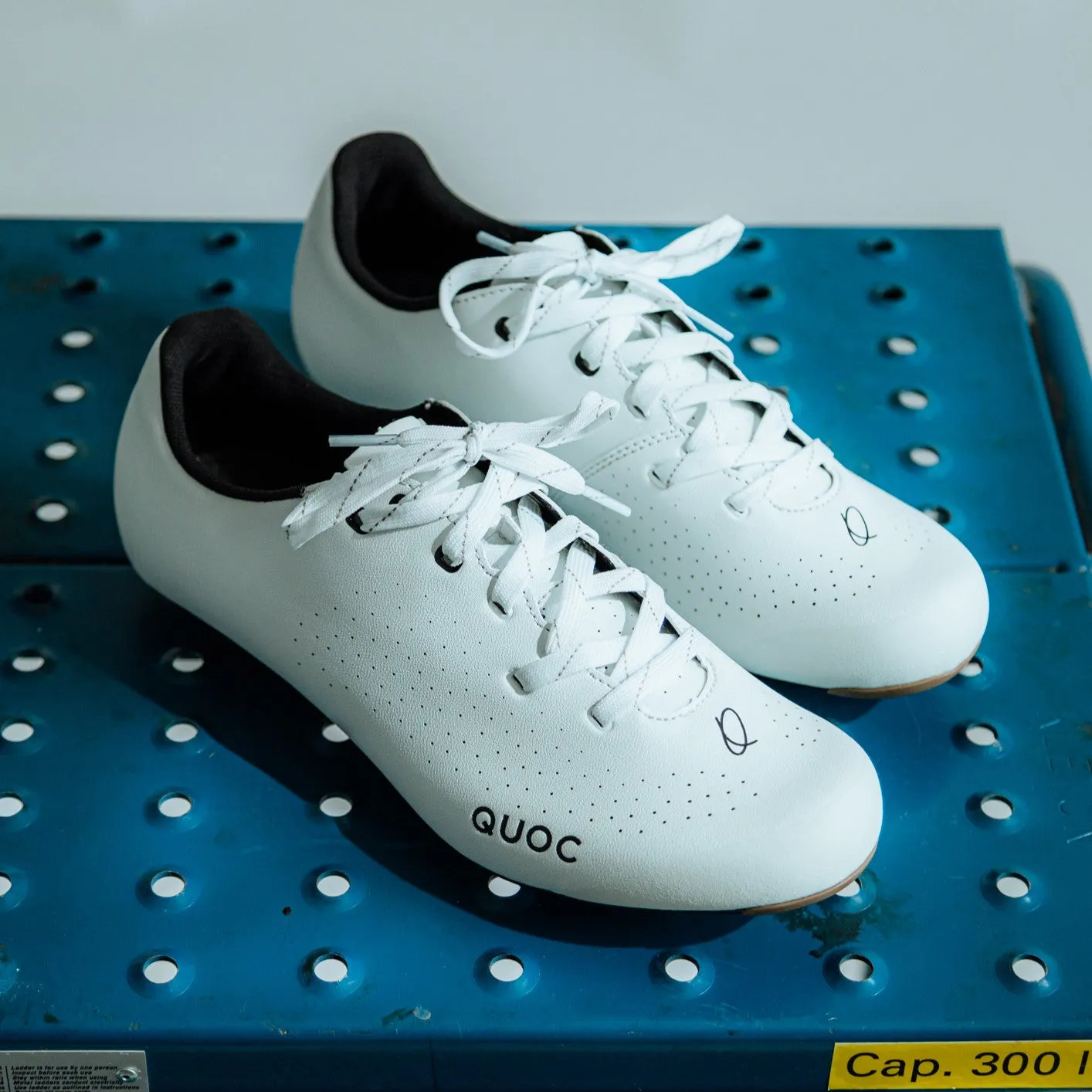 Escape Road Lace Shoes - White