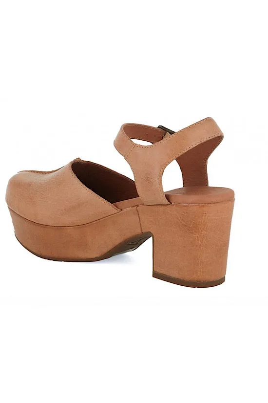 FINAL SALE: Chocolat Blu Gabrielle Camel Clog