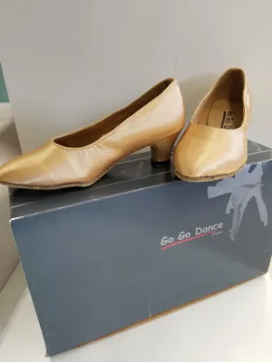GoGo Closed Toe 1.5"  Ballroom Shoe