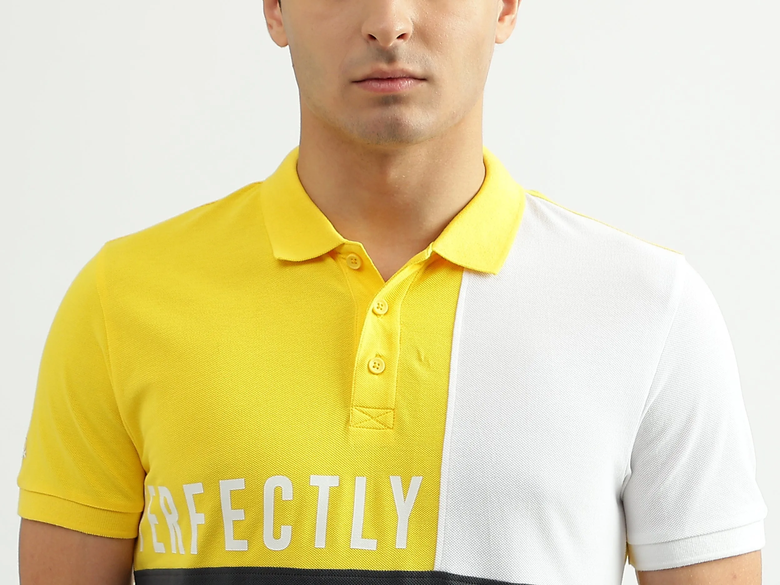 Men Color Blocked Polo Collar T-shirt