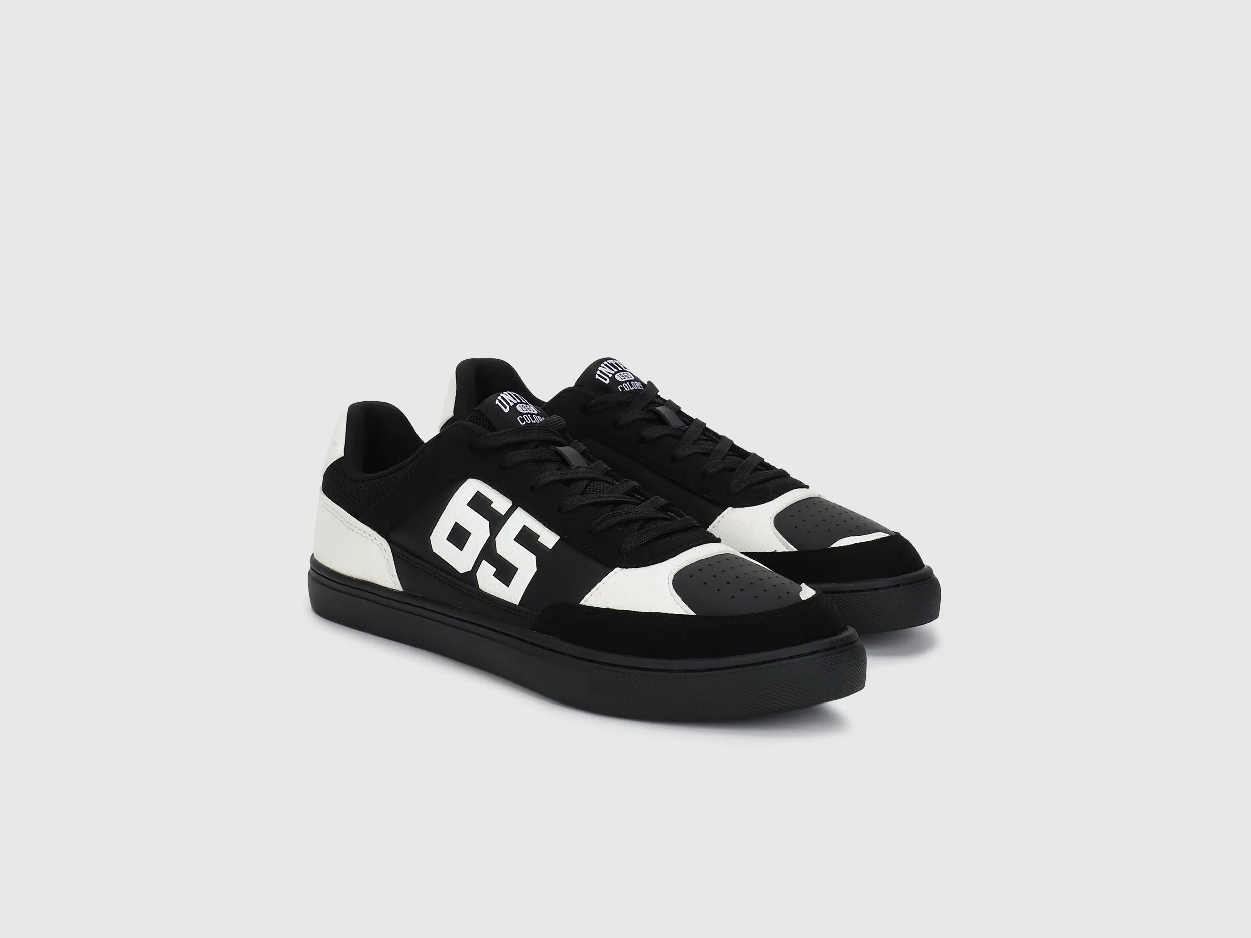 Men PU Colorblocked Sneakers