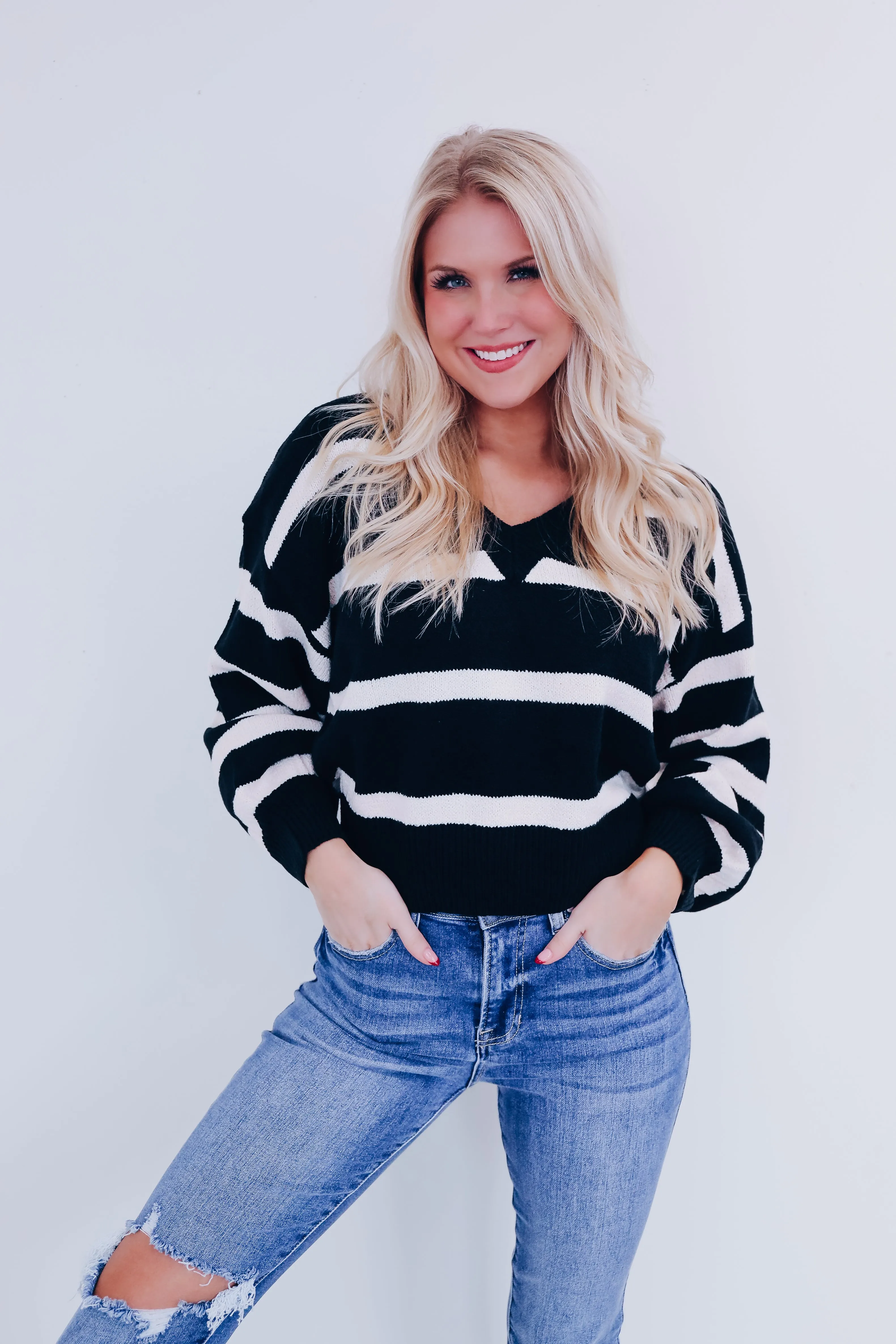 Niva V-Neck Striped Sweater - Black/Oatmeal