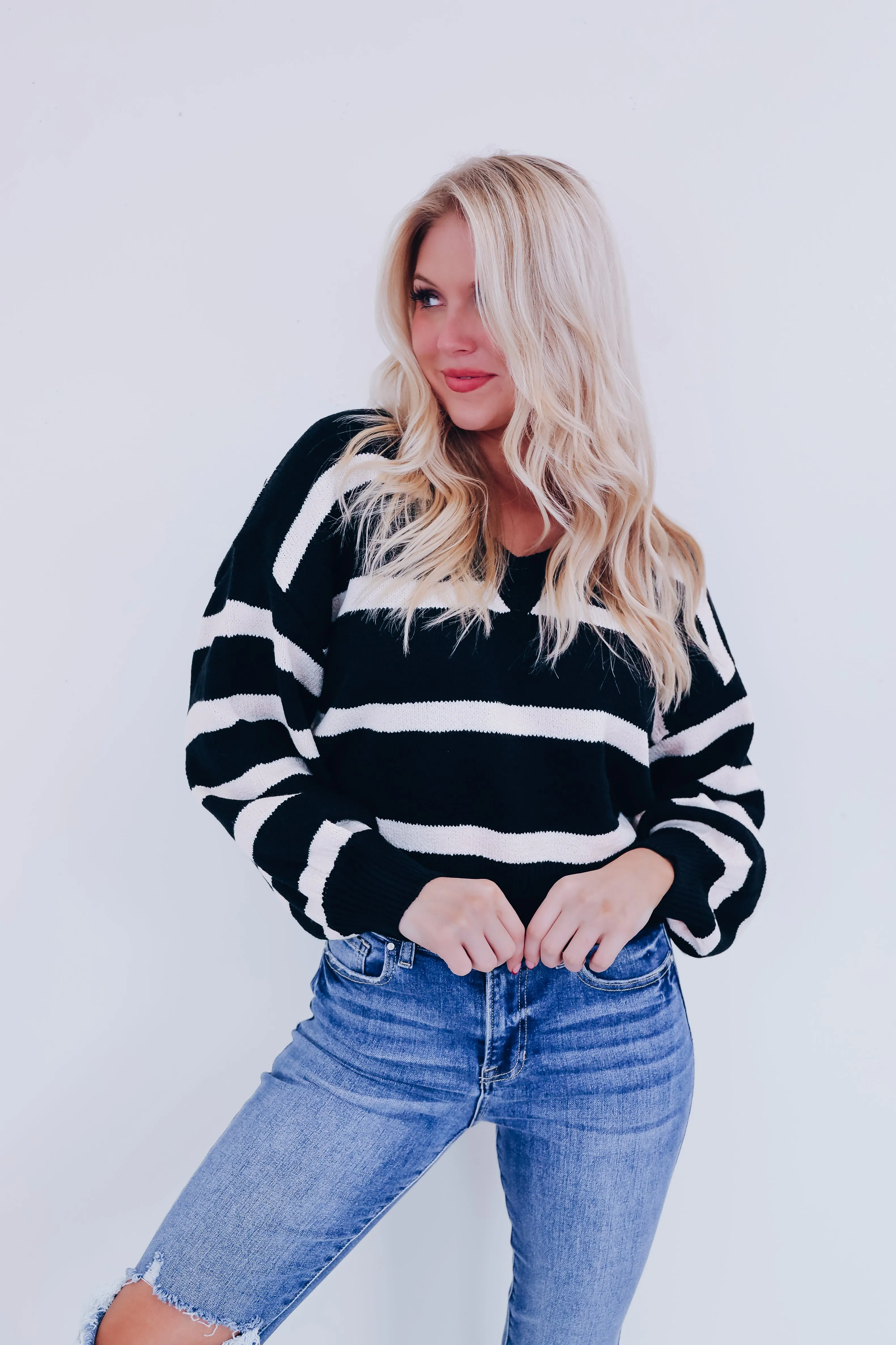 Niva V-Neck Striped Sweater - Black/Oatmeal
