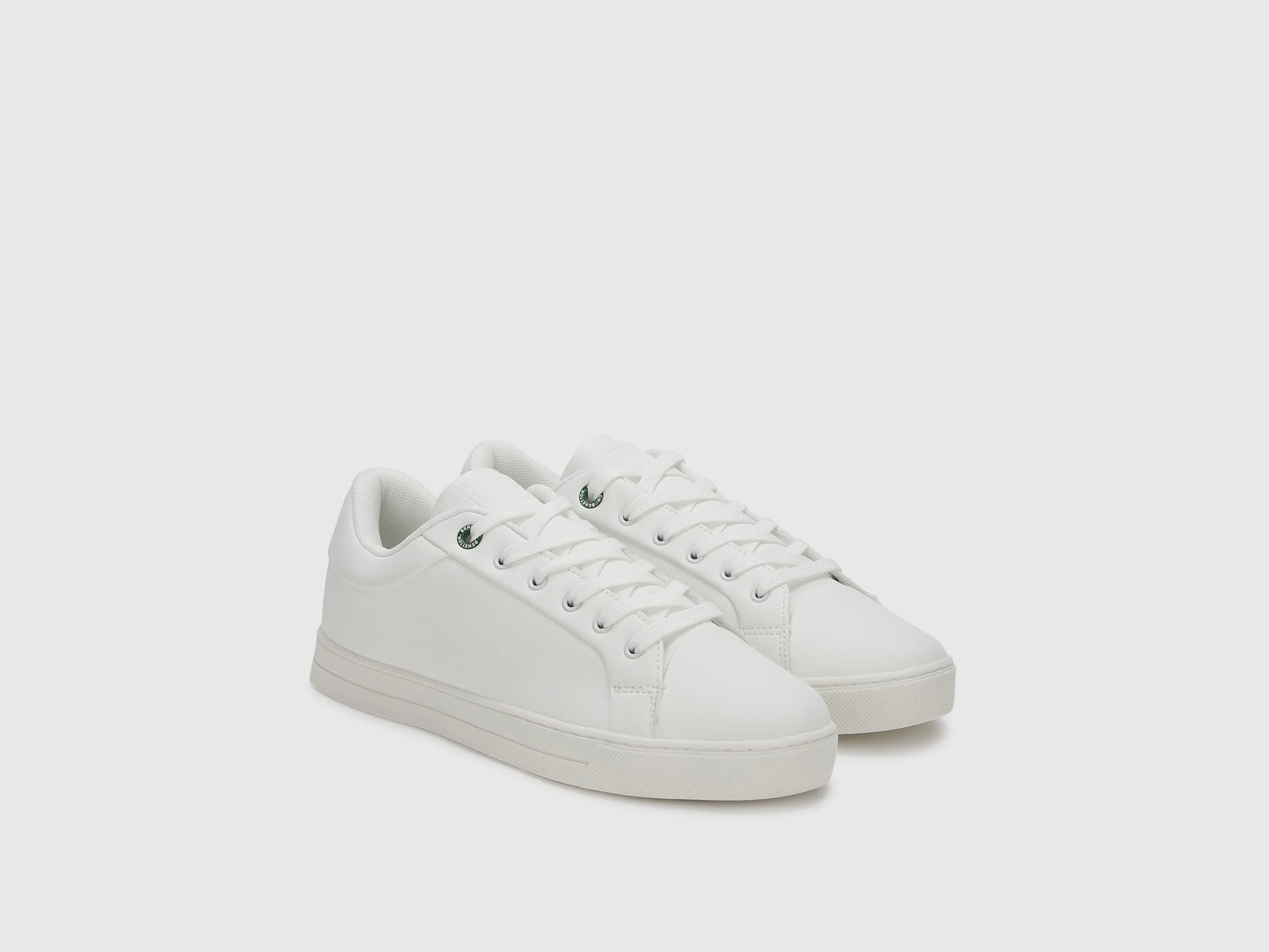 Solid Pattern Casual Sneakers