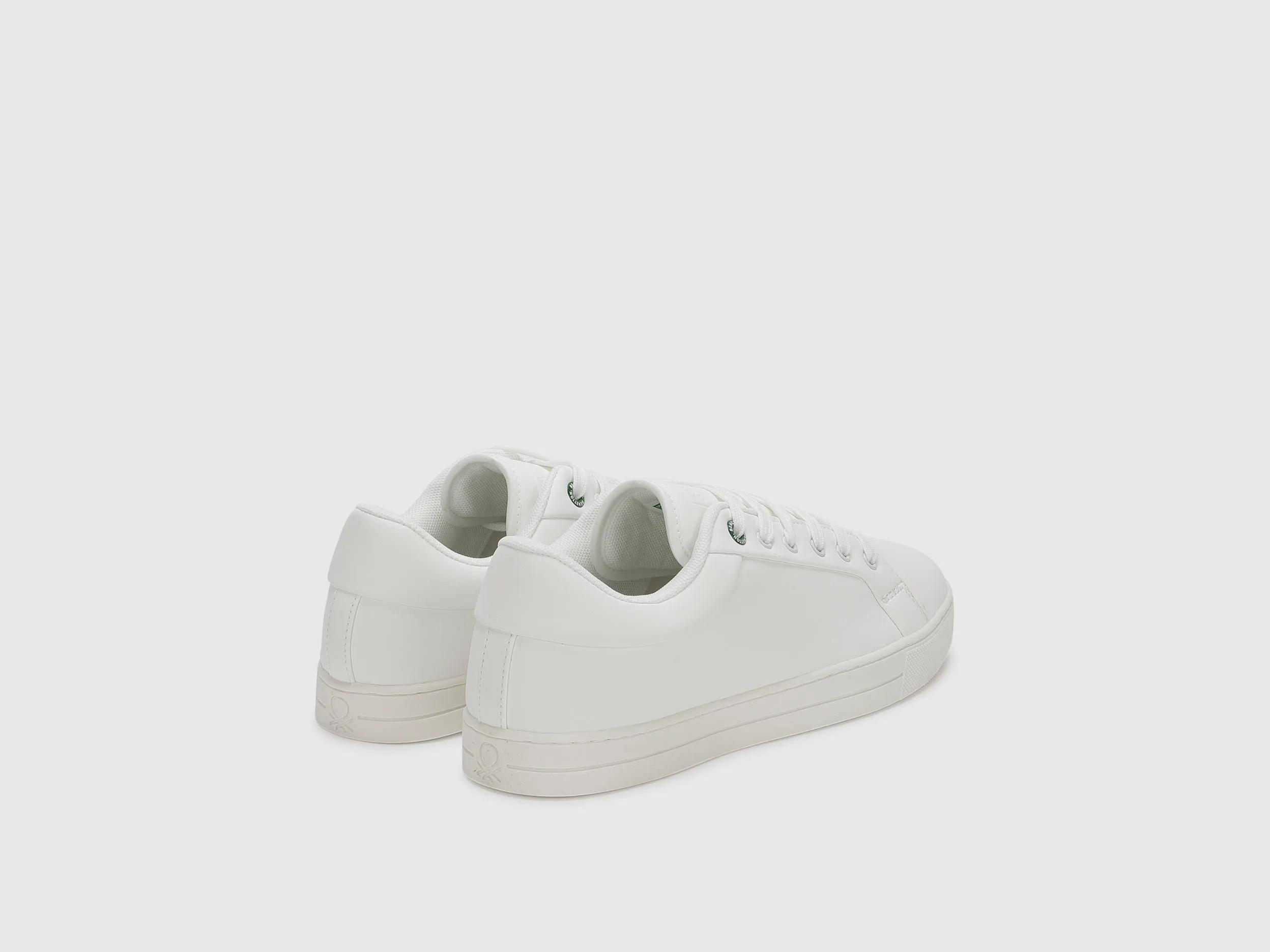 Solid Pattern Casual Sneakers