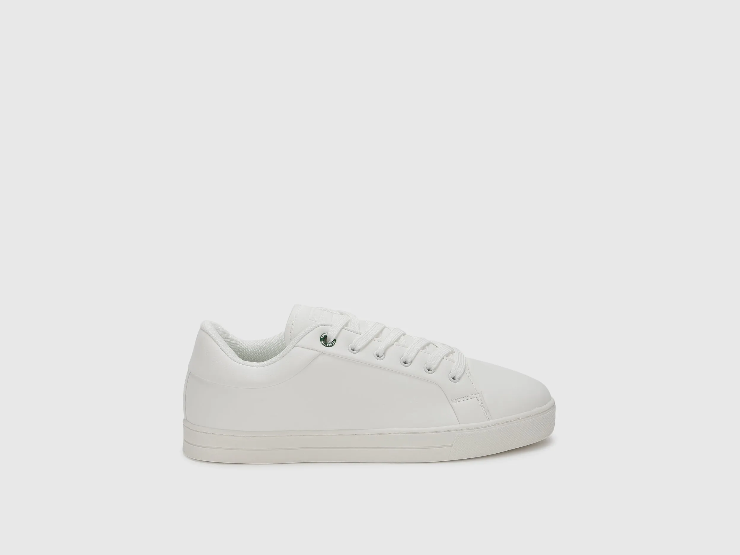 Solid Pattern Casual Sneakers