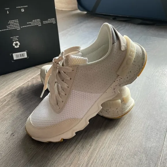 Sorel Kinetic Lite Lace Sneakers Size 6.5