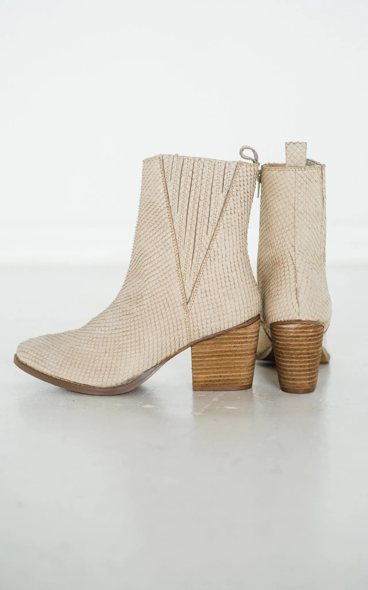 Taris Ankle Boot in Cream