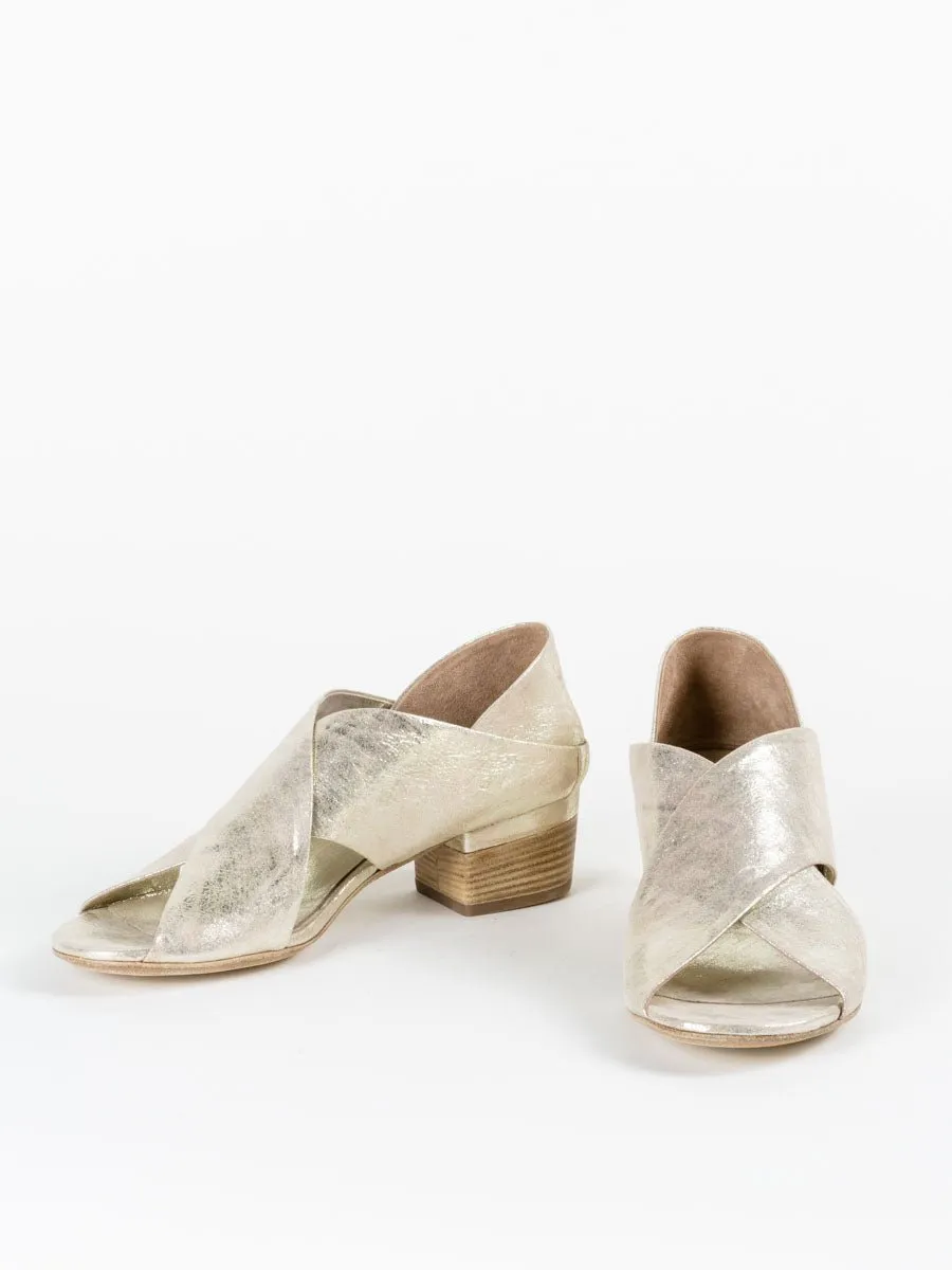 violet sandal
