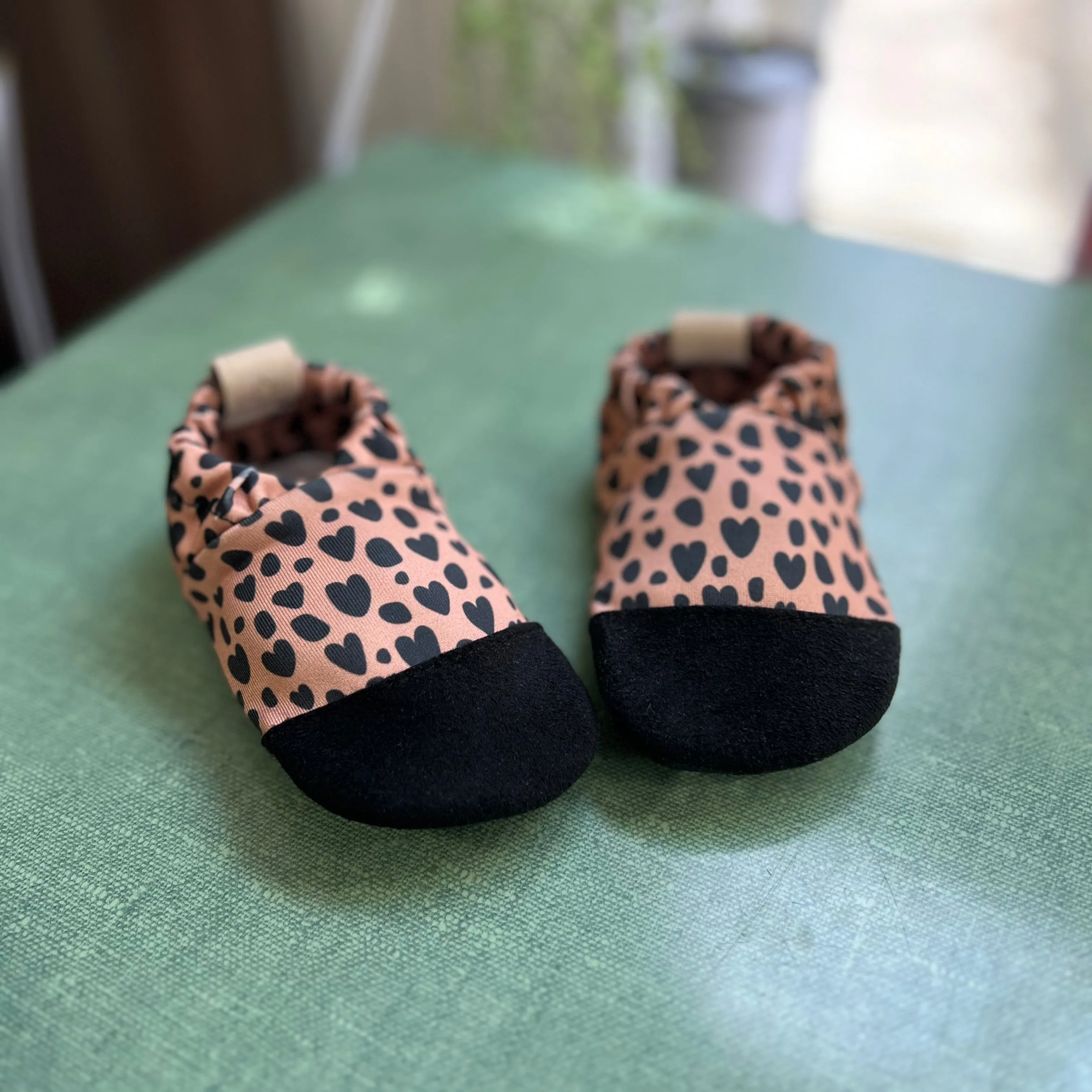 Water shoes - Cheetah hearts
