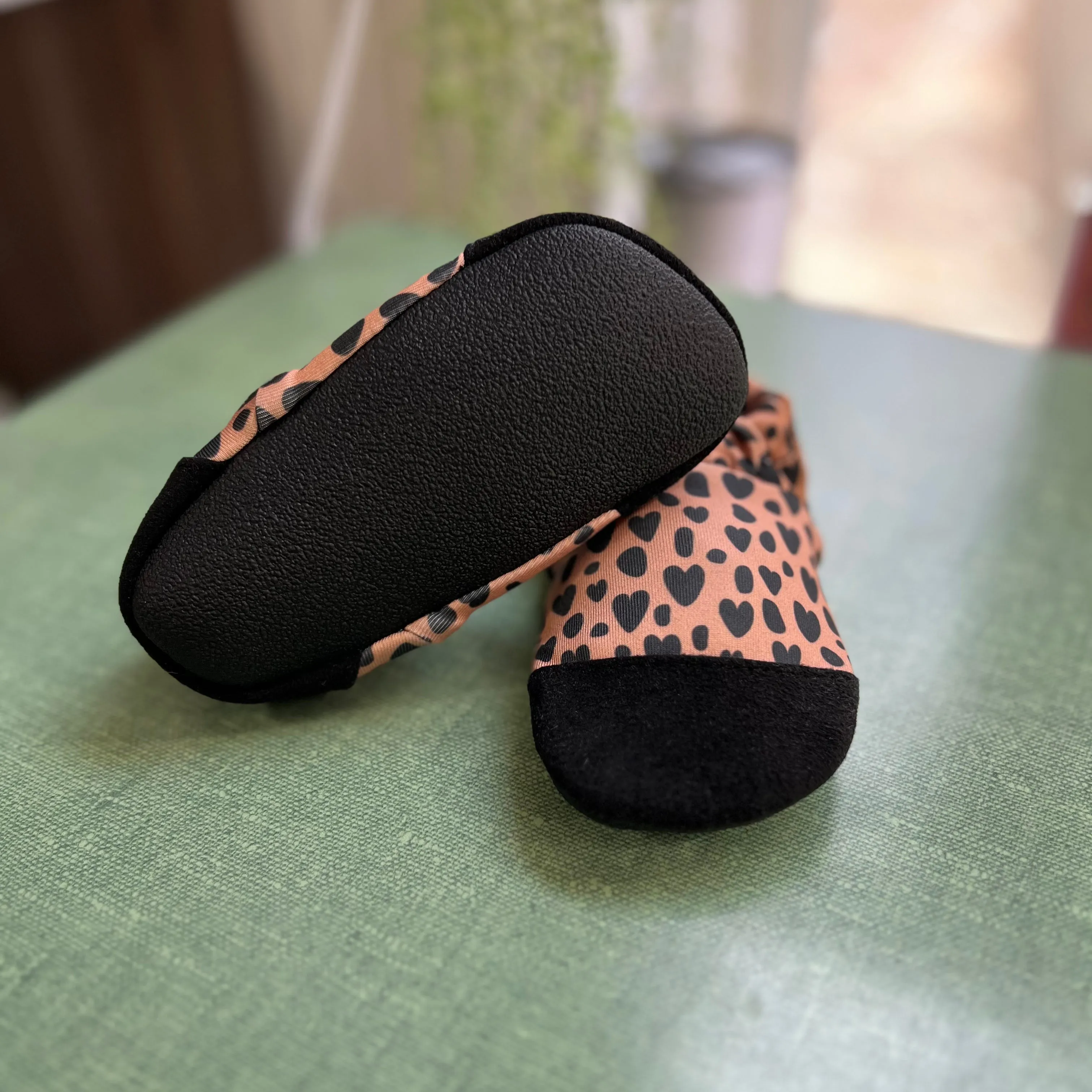 Water shoes - Cheetah hearts