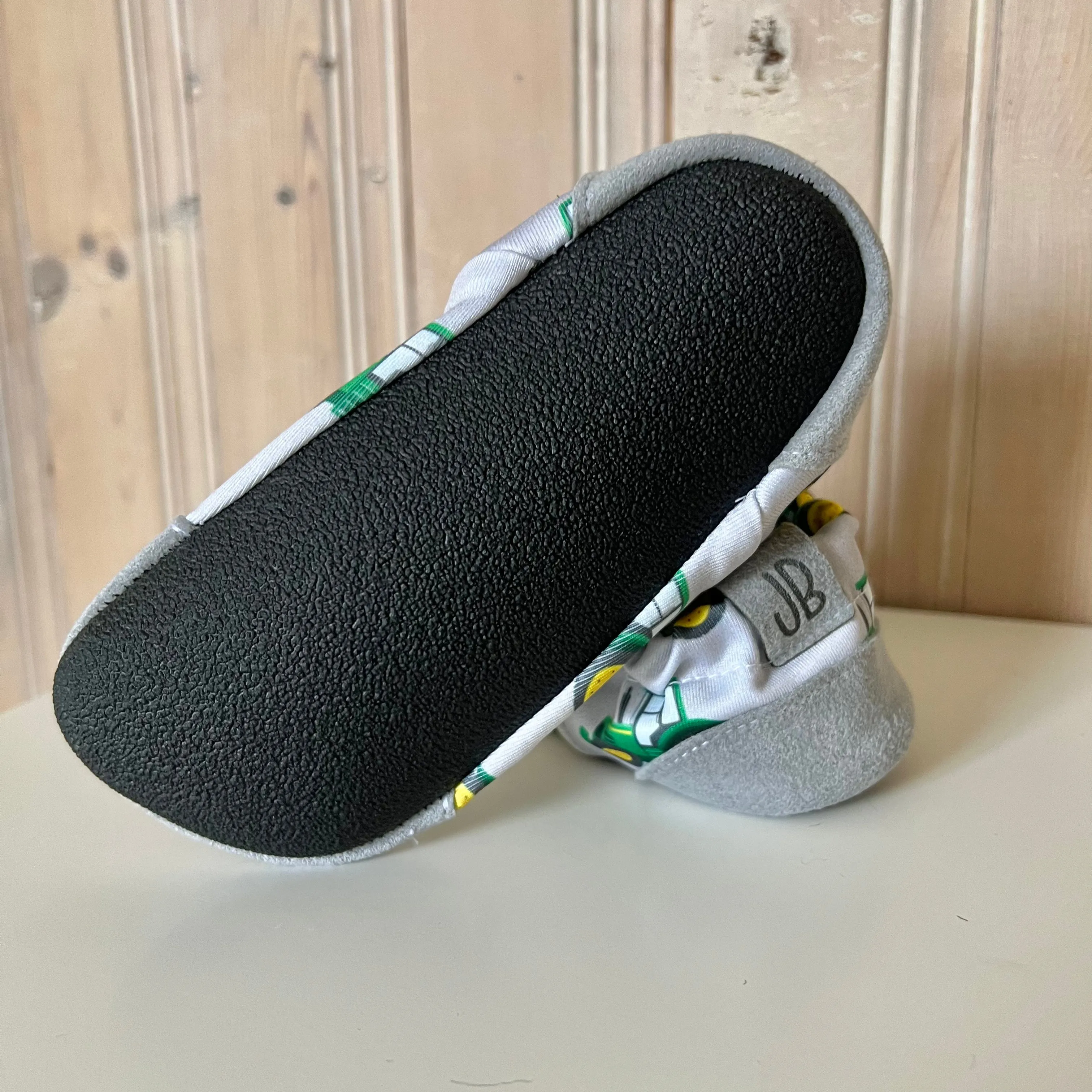 Water shoes - Tractors