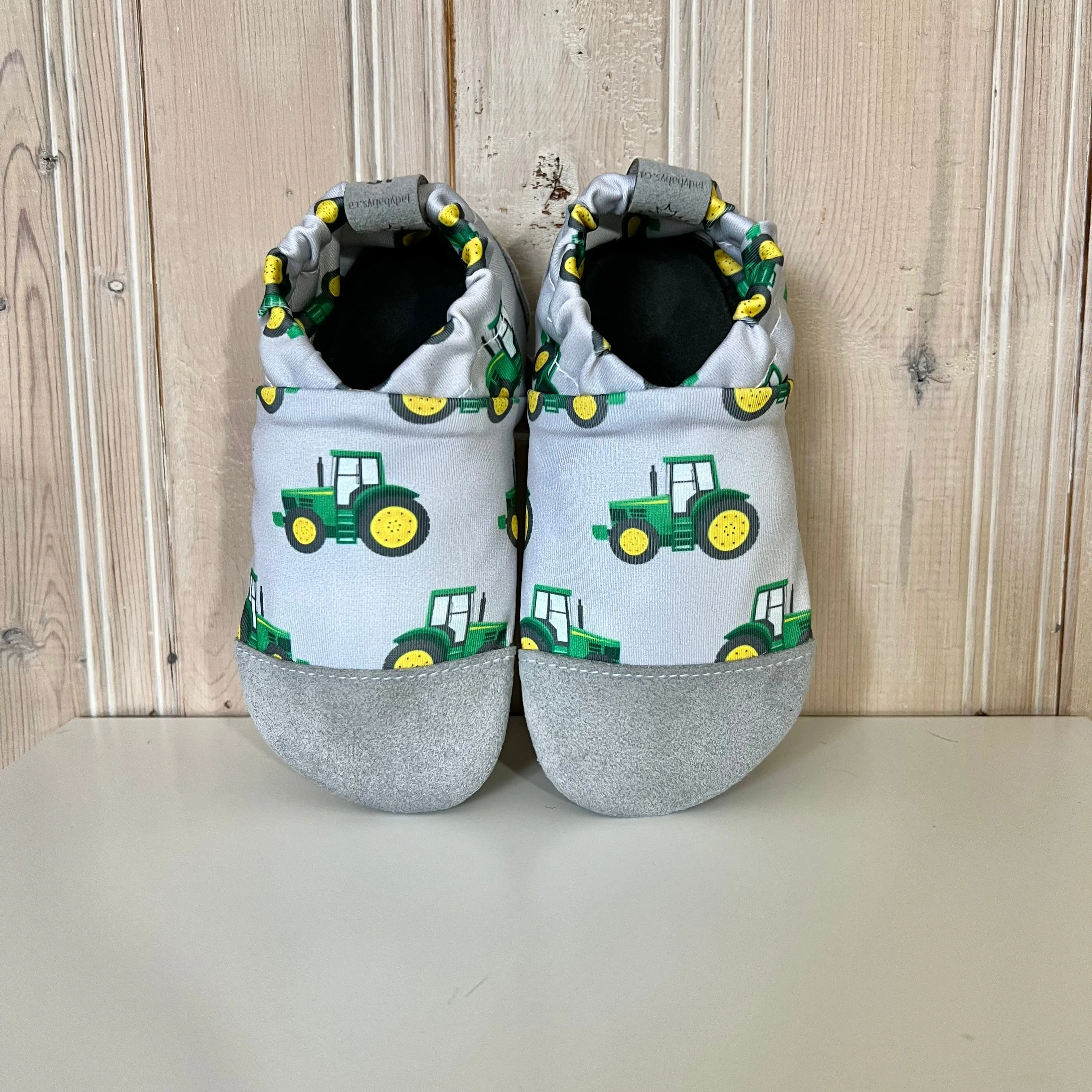 Water shoes - Tractors